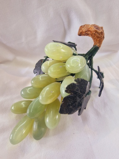 Vintage jade  Grape nephrit leaves Cluster Green Carved  gemstone