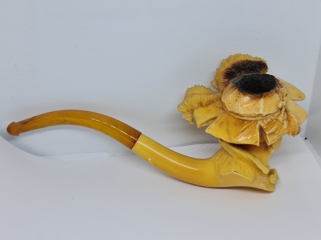 Huge 19th.C. Meerschaum & Amber Tobacco Pipe "Lady Victoria"