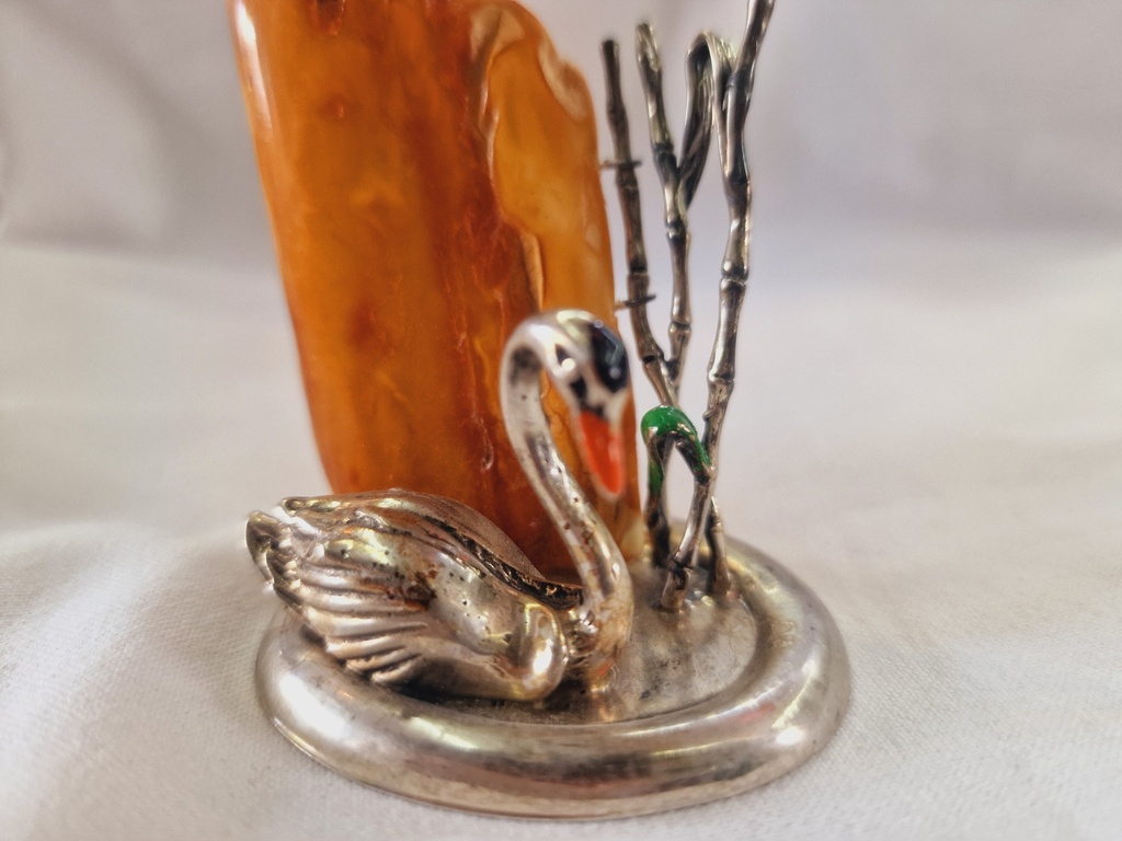 Amber and solid silver  beautiful lake swan Vienna figure 44.1g