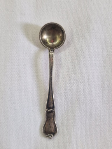 A 20th Century Sterling Silver Salt Spoon 5.1 g